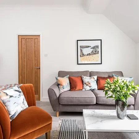 Апартаменты Host & - Feversham House Йорк